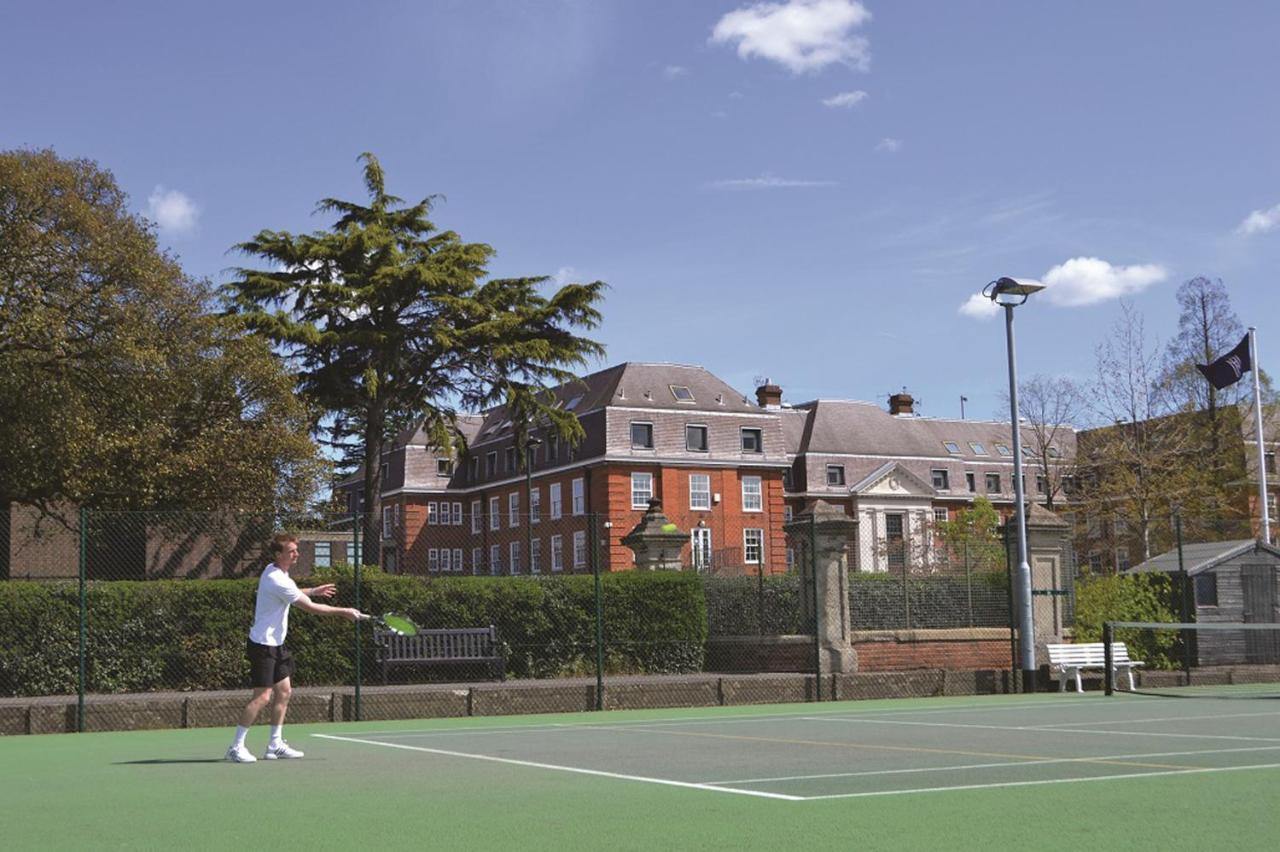 Lensbury Resort Teddington Exterior foto