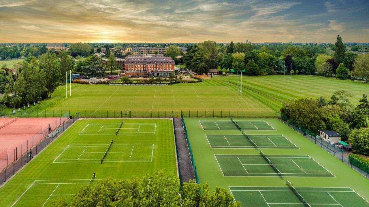 Lensbury Resort Teddington Exterior foto